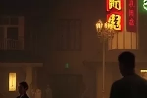 《长街灯火》封面，临街便利店夜晚亮着暖灯